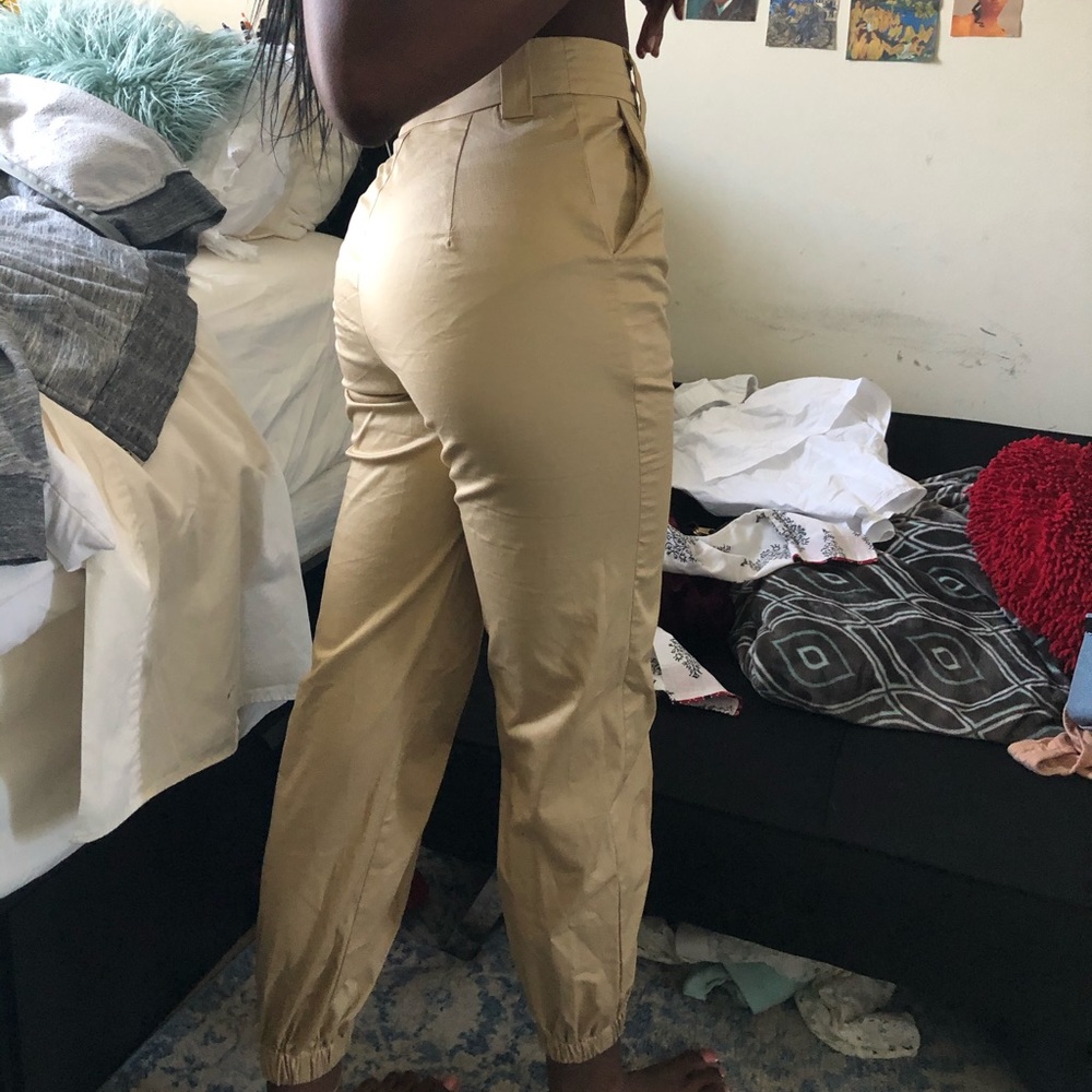 HIGH WAISTED KHAKI JOGGERS